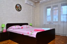 Квартира посуточно в Одессе на ул. Дерибасовская, 54